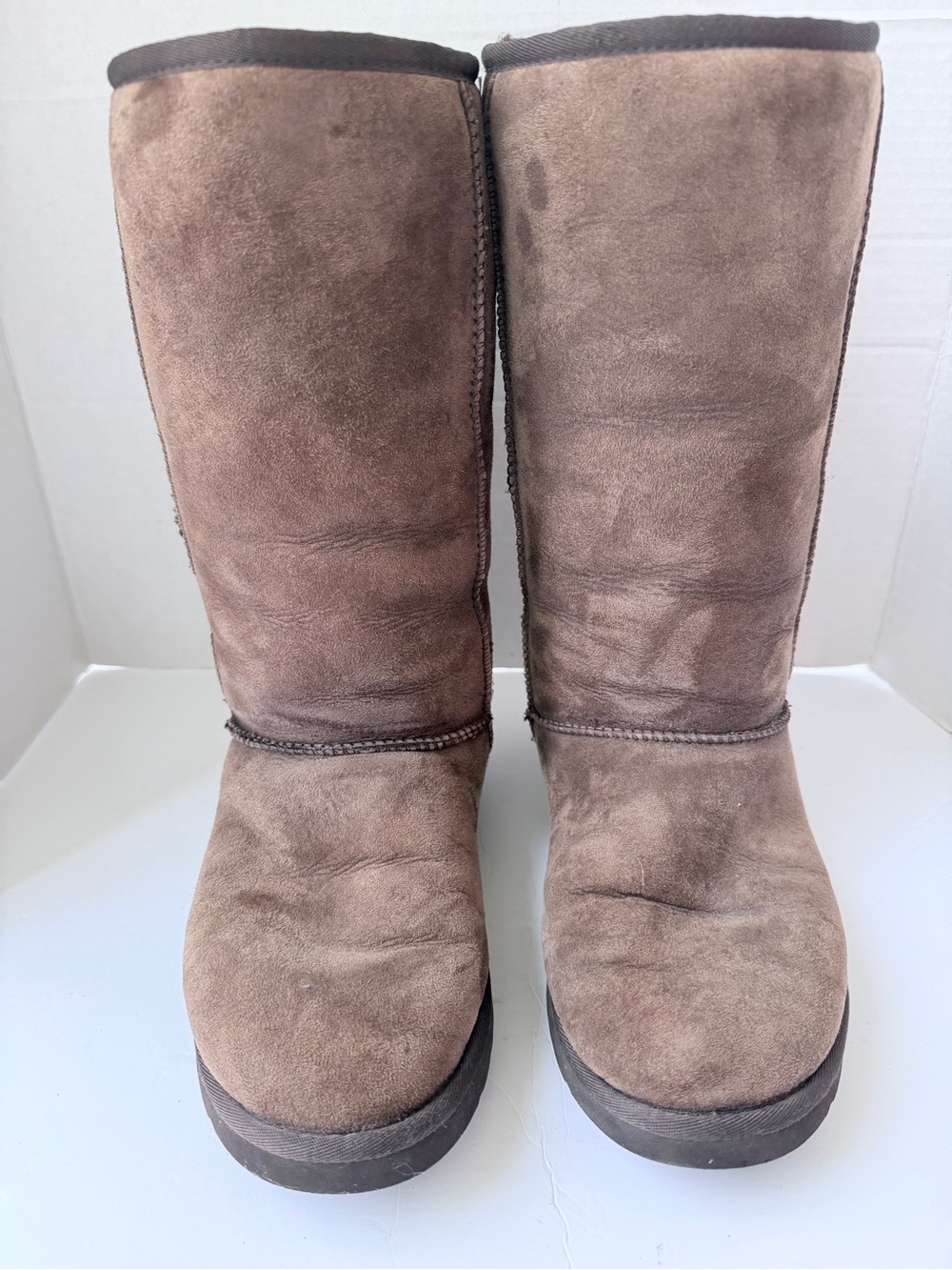 Classic Tall Suede  UGG Winter Boots - Brown size 8